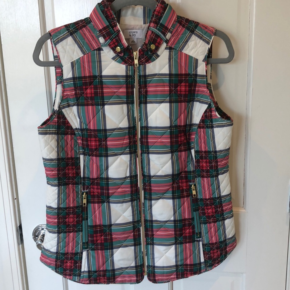 Crown & Ivy vest Size Small